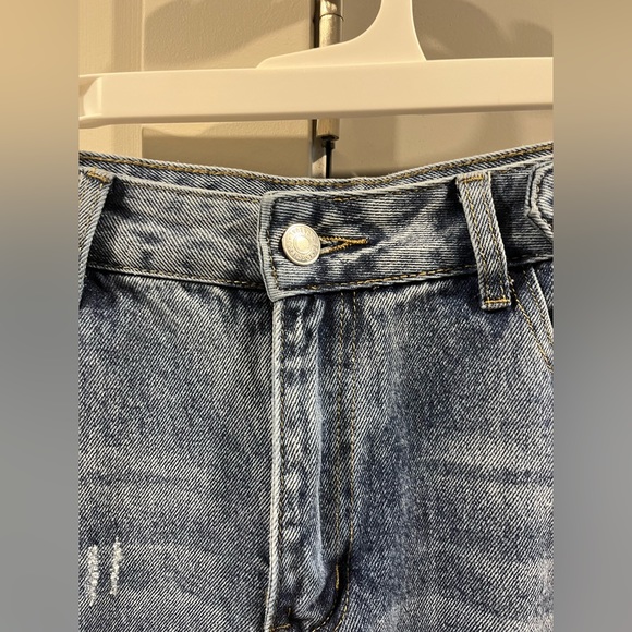 Shein Mom Jeans - Picture 3 of 9